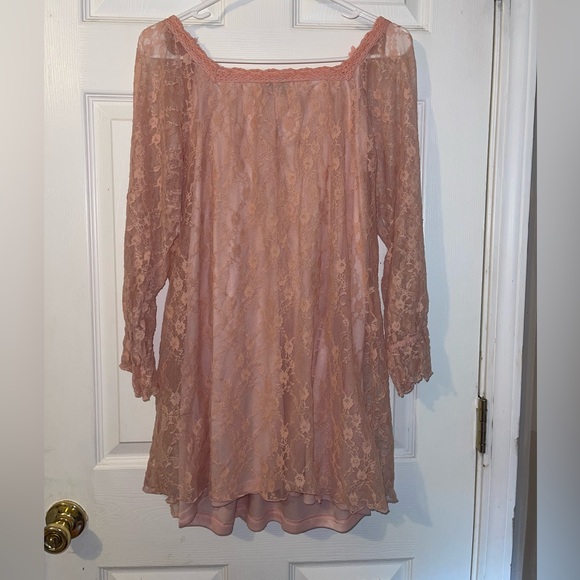 Lace Floral dress/Shirt - Picture 5 of 6